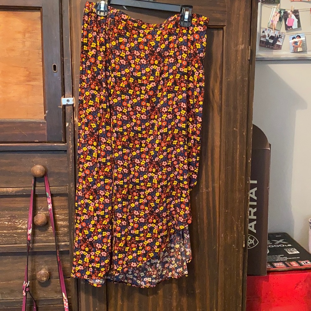 Long flower print skirt